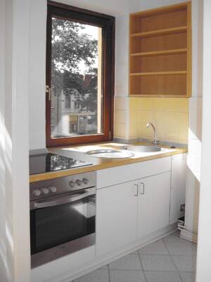 Zu verkaufen - vermietete und gut geschnittene 3-Zimmer-Wohnung im 1.OG mit Balkon ins Grüne – 22337 Hamburg – Vorschaubild 3