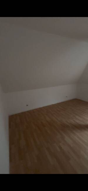 Die Dachgeschoss Wohnung liegt gut angebunden am Remberg in Hagen. – 58093 Hagen – Vorschaubild 3