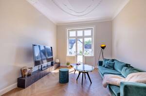 Stilvoll saniert. Großzügig gedacht. – 22299 Hamburg – Vorschaubild 2
