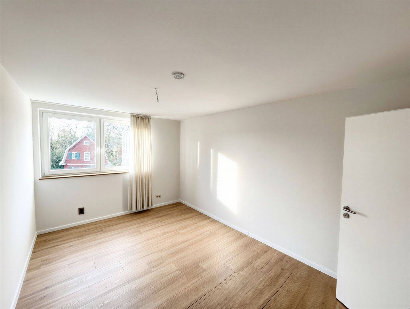 Wohnqualität zum Wohlfühlen - modernisierte Dachgeschosswohnung mit Gartennutzung – Essen – Vorschaubild 4