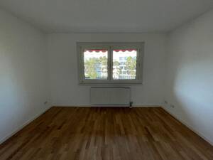Gut gelegene 3-Zimmer-Wohnung mit Parkettboden in Erlangen-Süd – 91052 Erlangen – Vorschaubild 2