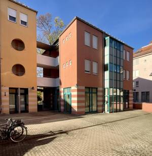 Flexible Büro- oder Praxiseinheit im Erdgeschoss mit Stellplatz in Wurzen – 4808 Wurzen – Vorschaubild 1