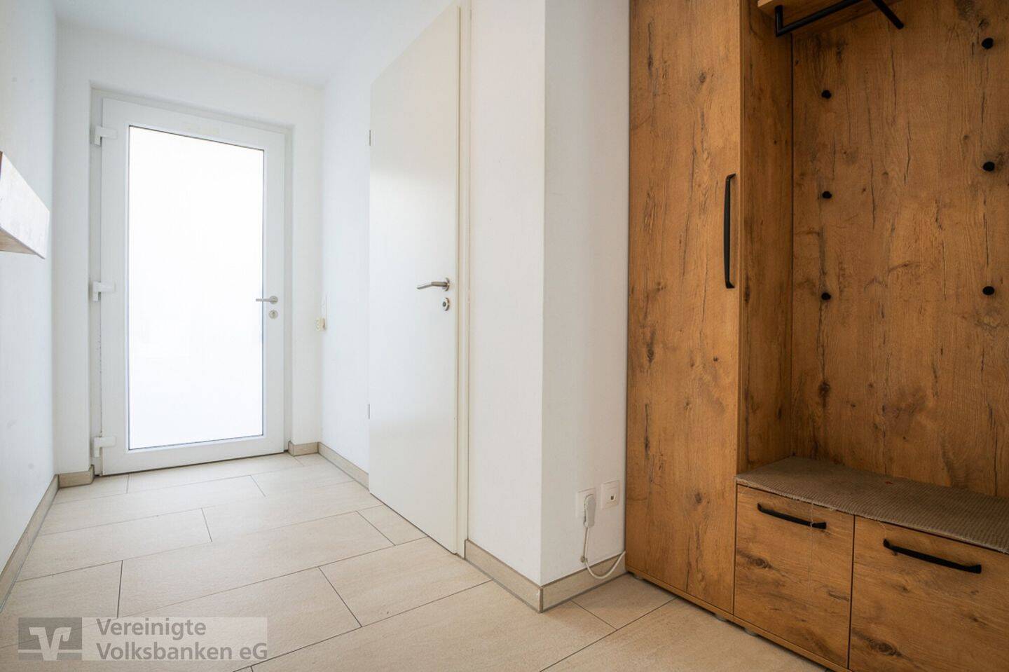 Stilvoll wohnen mit Komfort - hochwertiges Reihenmittelhaus mit Dachterrasse, Garten und zwei Tiefgaragenstellplätzen – Sindelfingen – Vorschaubild 4