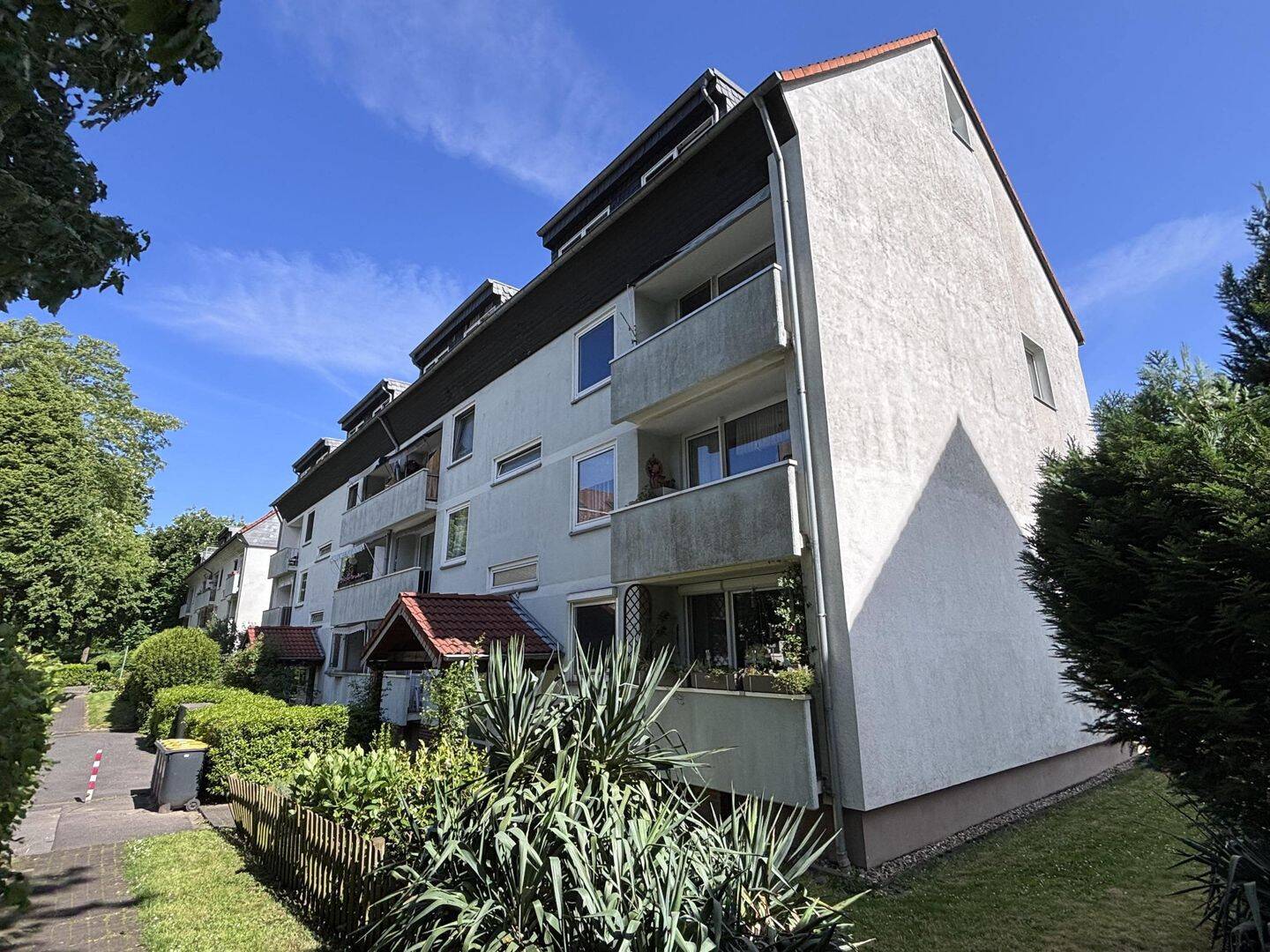 3 bis 4-Zimmer-Galeriewohnung mit Garage – Mönchengladbach – Vorschaubild 2