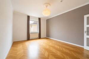 AIGNER - Stilvoller Altbaucharme in großzügiger 3-Zimmer-Wohnung – 81543 München – Vorschaubild 2