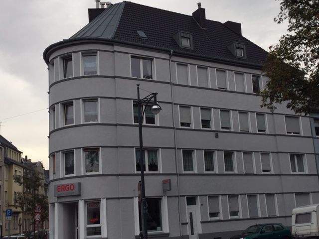 sehr gepflegte 3,5-Zi Wohnung mit Durchgangszimmer großem Wohnzimmer