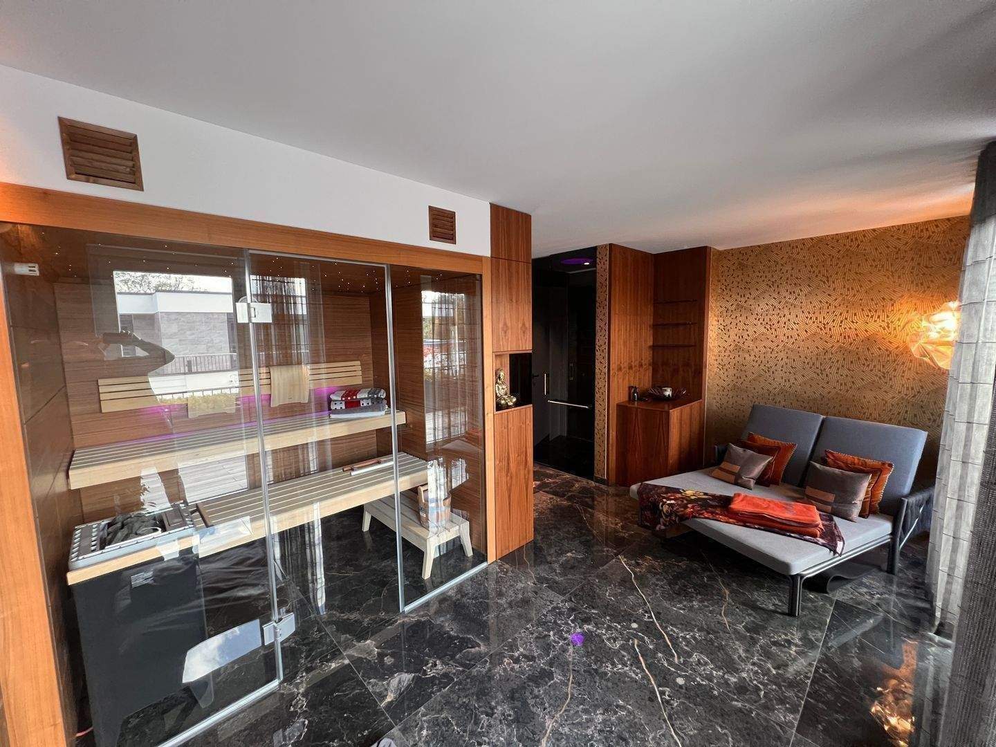 PENTHOUSE für Kenner – 333 m² Wohnluxus mit 210 m² Dachterrasse, Sauna, Fitness, Kamin & Designküche in Leipzig-Leutzsch