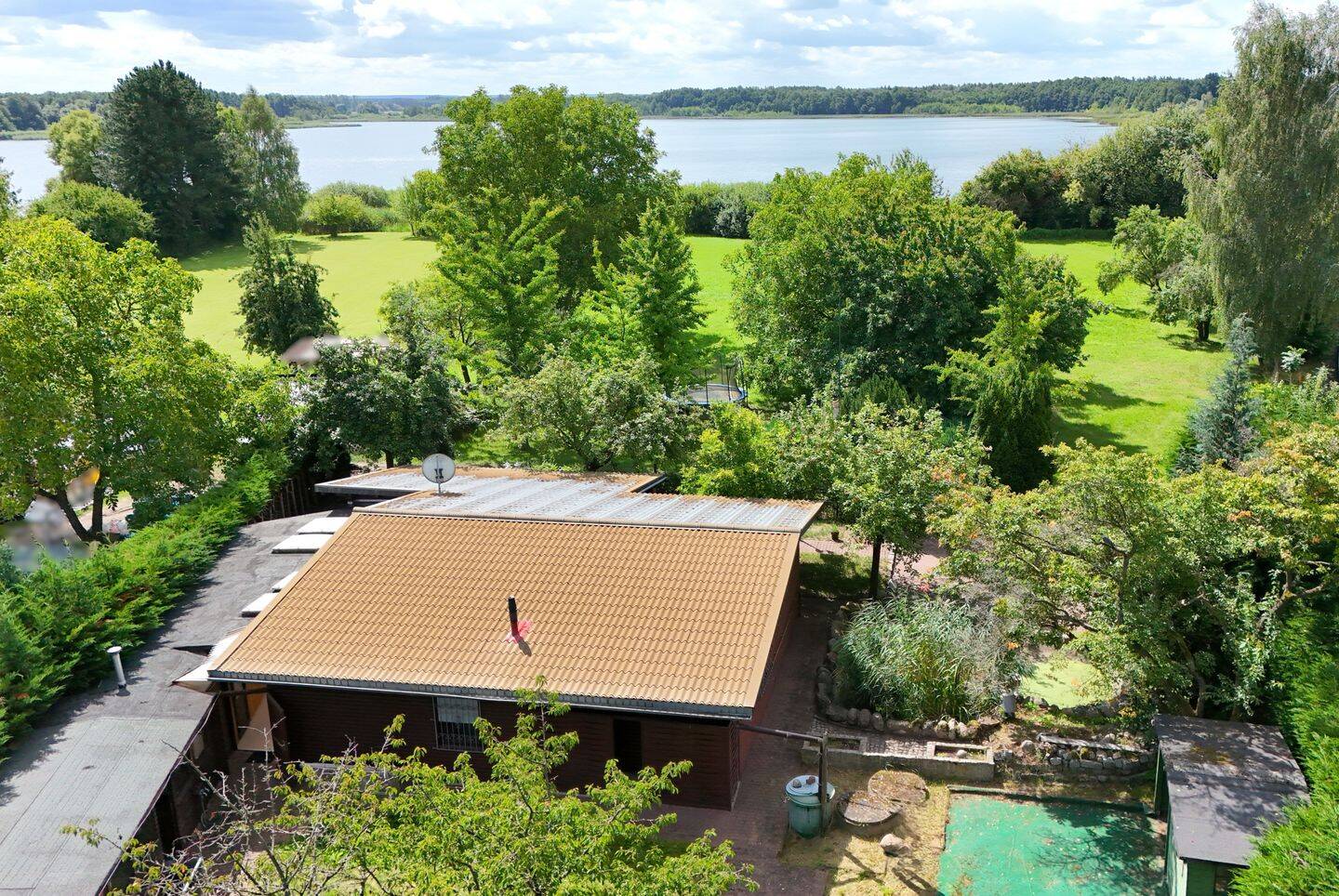 Bungalow als Bestand auf 1.253m² + Baugrundstück 819m² + 8.497m² Grünfläche – Am Mellensee – Vorschaubild 2