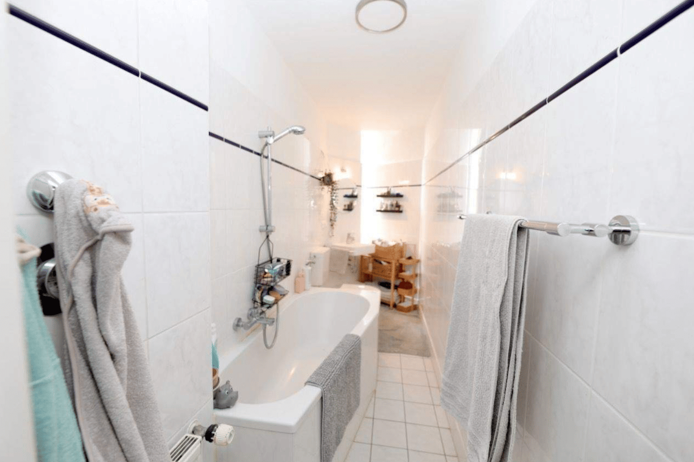 HOHE DECKEN, BALKON & PARKETTBODEN - BEGEHRTE KIEZLAGE, RUHIG & ZENTRAL - DIREKT AM HAUSBURGPARK – Berlin – Vorschaubild 5