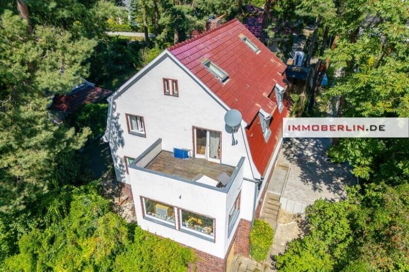 IMMOBERLIN.DE - Toplage bei der Havel! Charmantes Einfamilienhaus + massives Gartenhaus – Berlin – Bild 1 von 9