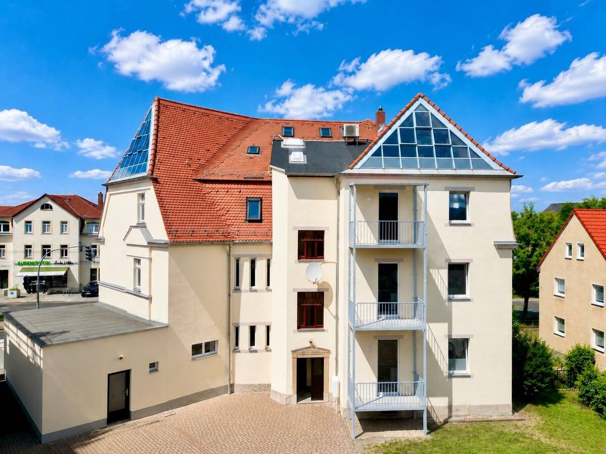 * modernisierte und schöne 2 Raumwohnung mit Einbauküche * – 1189 Dresden – Bild 1 von 8