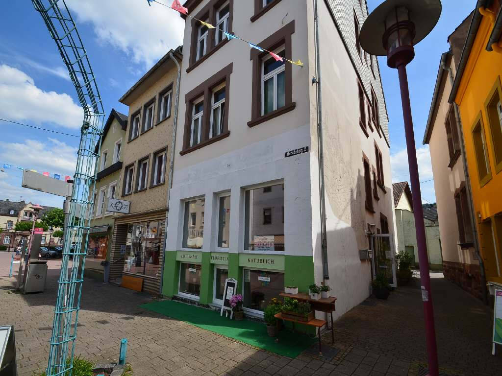 MFH in Merzig Stadt am Kirchplatz - mit Bürofl./Ladenfl. und 2 Wohnungen zu verkaufen – Merzig – Vorschaubild 2