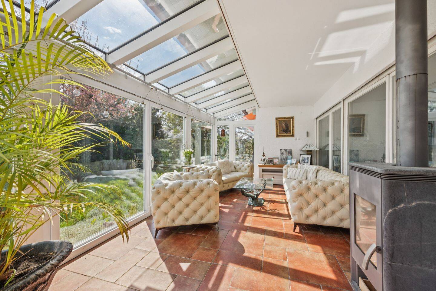 Architektenhaus mit Traumgarten, Indoor-Pool & uneinsehbarem Grundstück in ruhiger Lage – Übersee – Vorschaubild 3