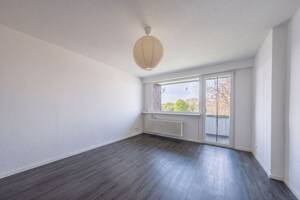 Viel Platz für Ihre Zukunft: Lichtdurchflutete 5-Zimmer-Wohnung mit zwei Loggien und eigener Garage – 44329 Dortmund – Vorschaubild 5