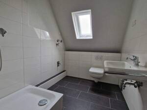 Wohn(t)raum: günstige 1,5-Zimmer-Dachgeschosswohnung in modernisiertem 3-Familienhaus – 44359 Dortmund – Vorschaubild 4