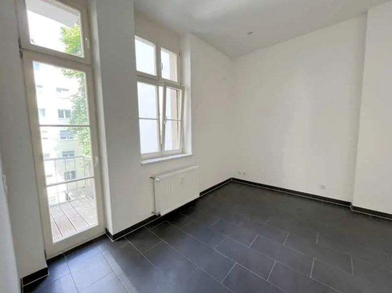 Saniertes Einzeldenkmal im Dichterviertel mit Aufzug – Wiesbaden – Bild 1 von 7