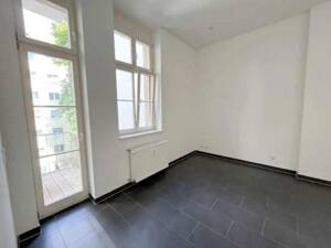 Saniertes Einzeldenkmal im Dichterviertel mit Aufzug