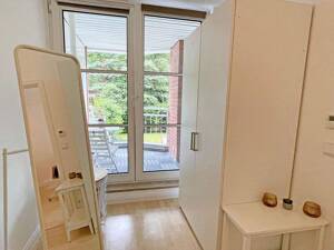 Stilvolle 2-Zi.-Luxuswhg. mit Terrasse, eigenem Gartenanteil und TG-Stellplatz – 20251 Hamburg – Vorschaubild 8