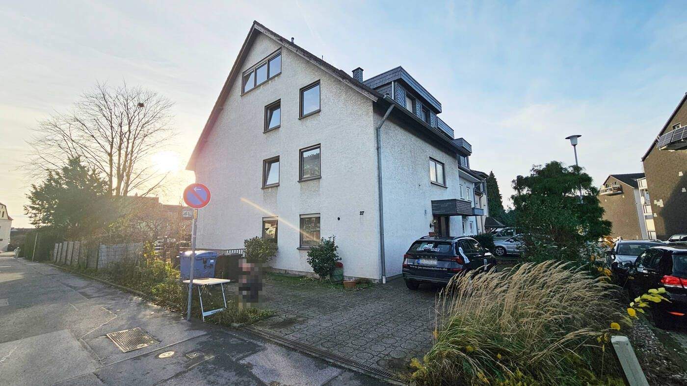 Großzügiges Zweifamilienhaus als Kapitalanlage in bevorzugter Lage von Leverkusen-Lützenkirchen