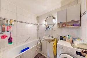 ** Großzügige 3ZKB Erdgeschosswohnung mit Balkon und Aufzug in City Wohnlage ** – 85057 Ingolstadt – Vorschaubild 4