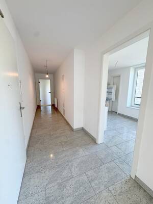 Helle Vier-Zimmer-Wohnung mit Küche, Stellplatz und Loggia am Stadtwerder – 28199 Bremen – Vorschaubild 6