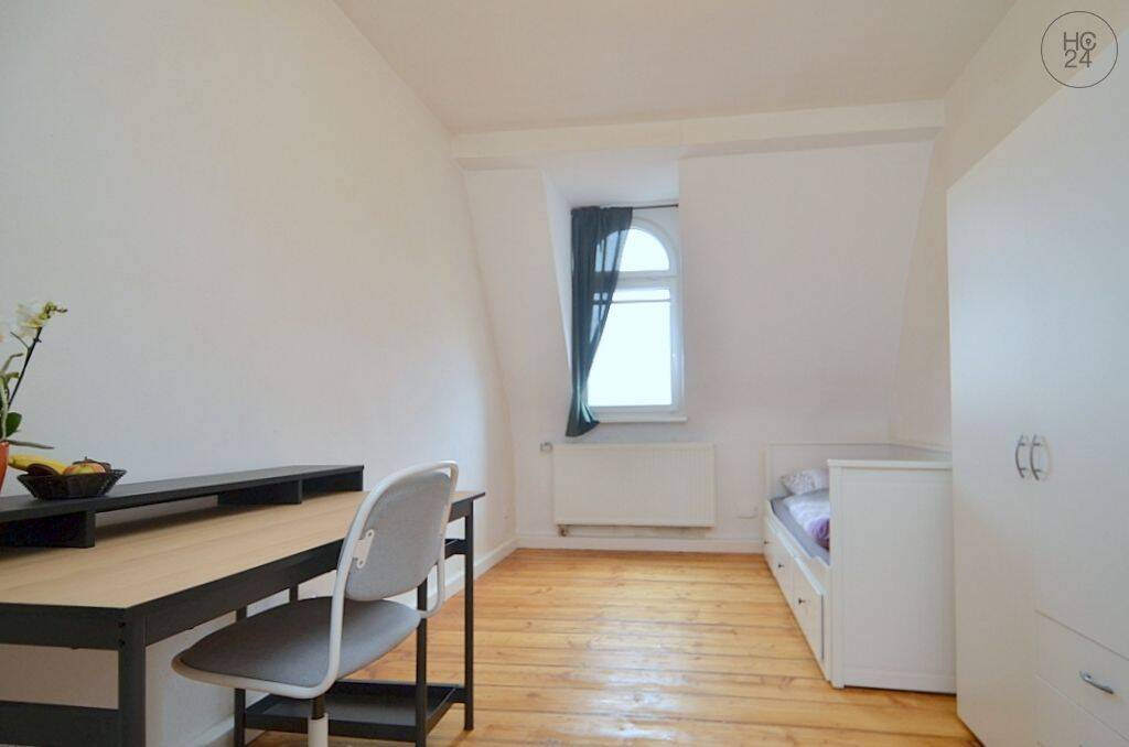 Helles möbliertes WG-Zimmer mit WLAN, nahe Innenstadt in Nürnberg/ Gostenhof