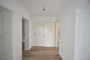 Idealer Grundriss! Renovierte 3-Zimmer-Whg mit Balkon & Garage – 40627 Düsseldorf – Vorschaubild 2