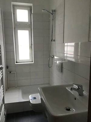Jetzt zugreifen: Sanierte Singlewohnung in begehrter Lage! – 24103 Kiel – Vorschaubild 2