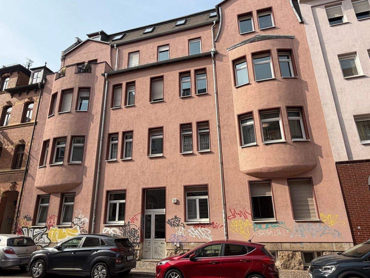 Bezugsfreie 2- bis 3-Zimmer Dachgeschoss-Wohnung in Jena-West