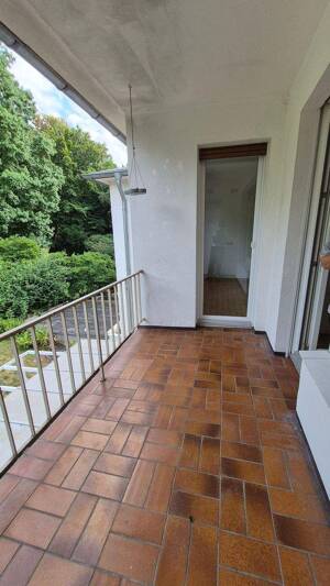 Top geschnittene und renovierte Altbauwohnung mit Flair und großer Terrasse. Nähe Tierpark ! Traumhafter Ausblick ins Wäldchen ! – 41199 Mönchengladbach – Vorschaubild 7