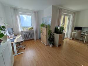 Sehr gepflegte 2-Zimmer-Wohnung mit Loggia und PKW-Stellplatz – 91056 Erlangen – Vorschaubild 4