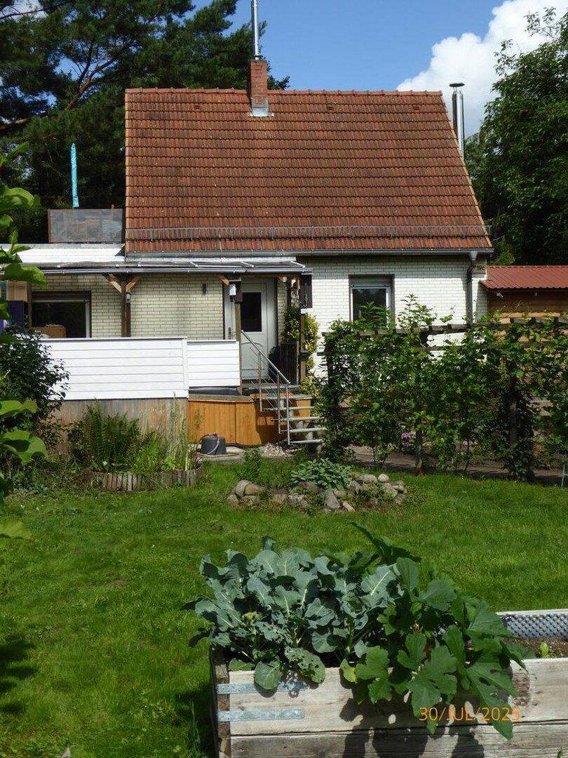 WG Haus 4 Zimmer, Frauen, sehr gute Lage im Grünen und S Bahn, sehr großes Grundstück