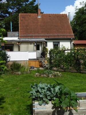 WG Haus 4 Zimmer, Frauen, sehr gute Lage im Grünen und S Bahn, sehr großes Grundstück