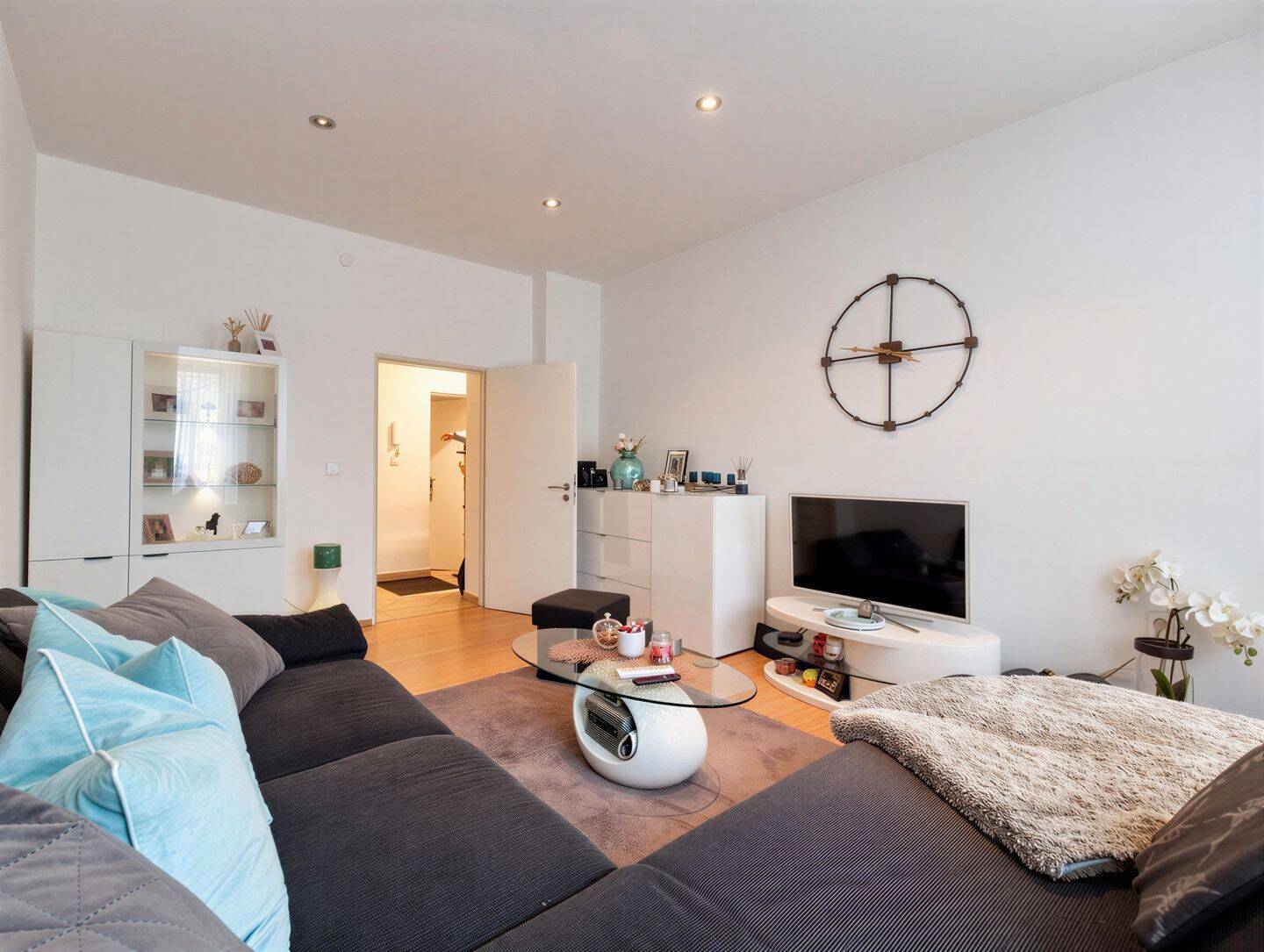 Stilvoll Wohnen in Neuhausen: Denkmalgeschützter Altbau in beliebter urbaner Lage. – München – Vorschaubild 4