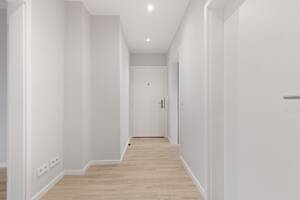 2-Zimmer-Wohnung, Balkon, Bad mit Fenster und Tiefgaragenstelllatz in Hamburg-Barmbek – 22305 Hamburg – Vorschaubild 9