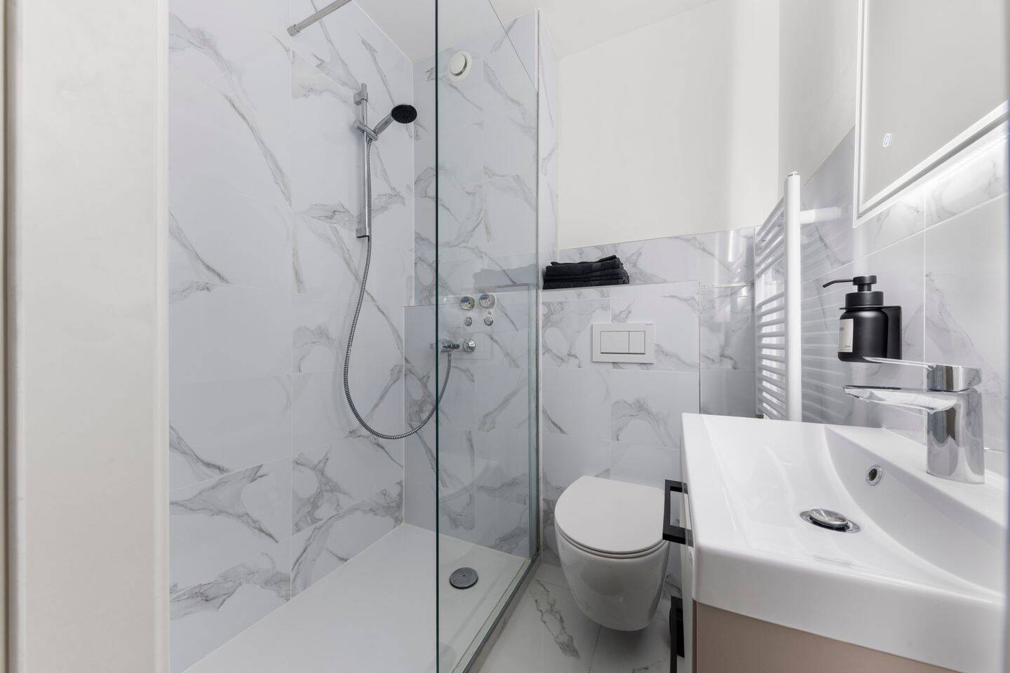 Modernes Premium Studio im Glockenbachviertel – ruhig, zentral, hochwertig ausgestattet – München – Vorschaubild 8