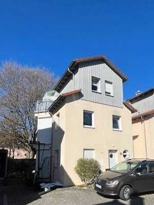 **Erstbezug nach Renovierung** + Einfamilienhaus in Würzburg-Versbach +
