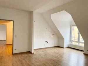 Ihr neues Zuhause: gemütliche und helle 2 -Zimmer Wohnung zum Ankommen – 1324 Dresden – Vorschaubild 5