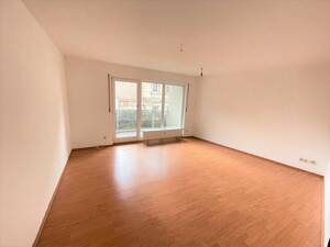 Großzügige 2-Zi-Wohnung mit Balkon, separater Küche und TG-Stellplatz in Fürth – 90766 Fürth – Vorschaubild 2