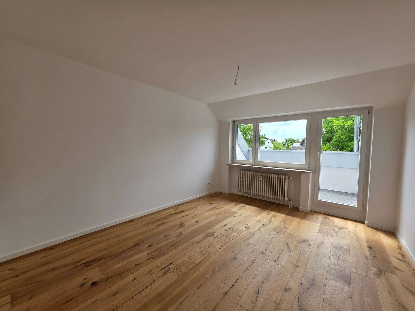 Charmante Dachgeschosswohnung in München – München – Vorschaubild 2