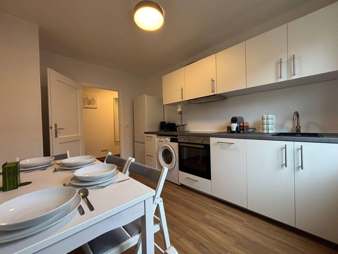 Helles Zimmer in neu gegründeter 4-Zimmer-WG - Erstbezug nach Sanierung! – München – Vorschaubild 3