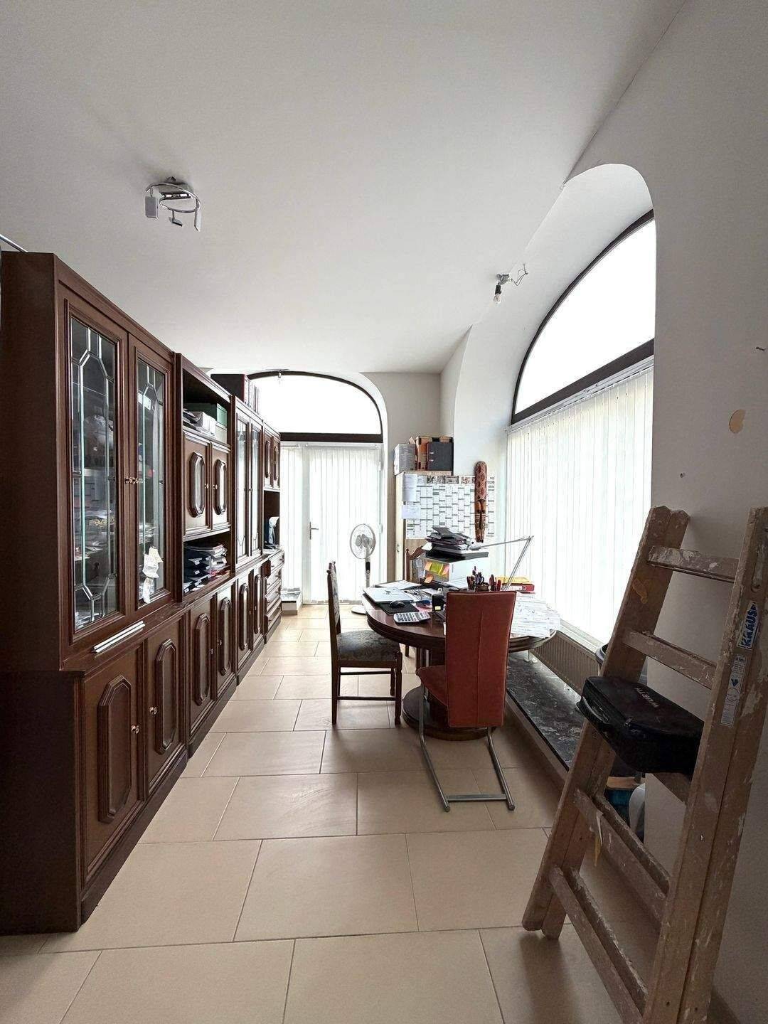 Sehr gutgeschnittene 4-Zimmer-Wohnung mit Garage, zwei Außenstellplätzen und zusätzlichem Lagerraum im Rückgebäude – Nürnberg – Vorschaubild 8
