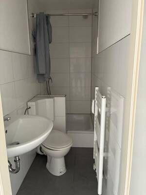 ## Nähe Mercedes, Rheinmetall, 2 Zi. mit 15 m² Dachterrasse, Laminat , EBK ## – 28309 Bremen – Vorschaubild 7