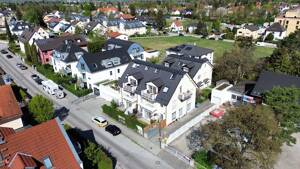 Wohnraum auf zwei Ebenen: Gartenwohnung mit zwei Terrassen, flexiblem Souterrain & S-Bahn-Anbindung – 80999 München – Vorschaubild 5