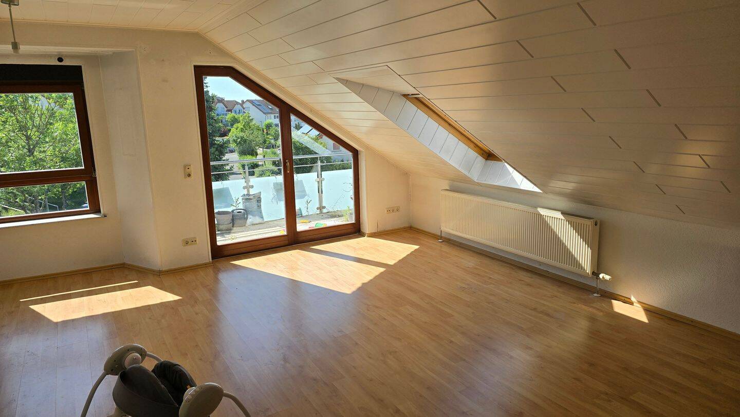Helle, elegante 3 Zimmer Dachgeschosswohnung mit 80 m² in einem 3 Familienhaus zu vermieten. – Niedernhausen – Vorschaubild 9