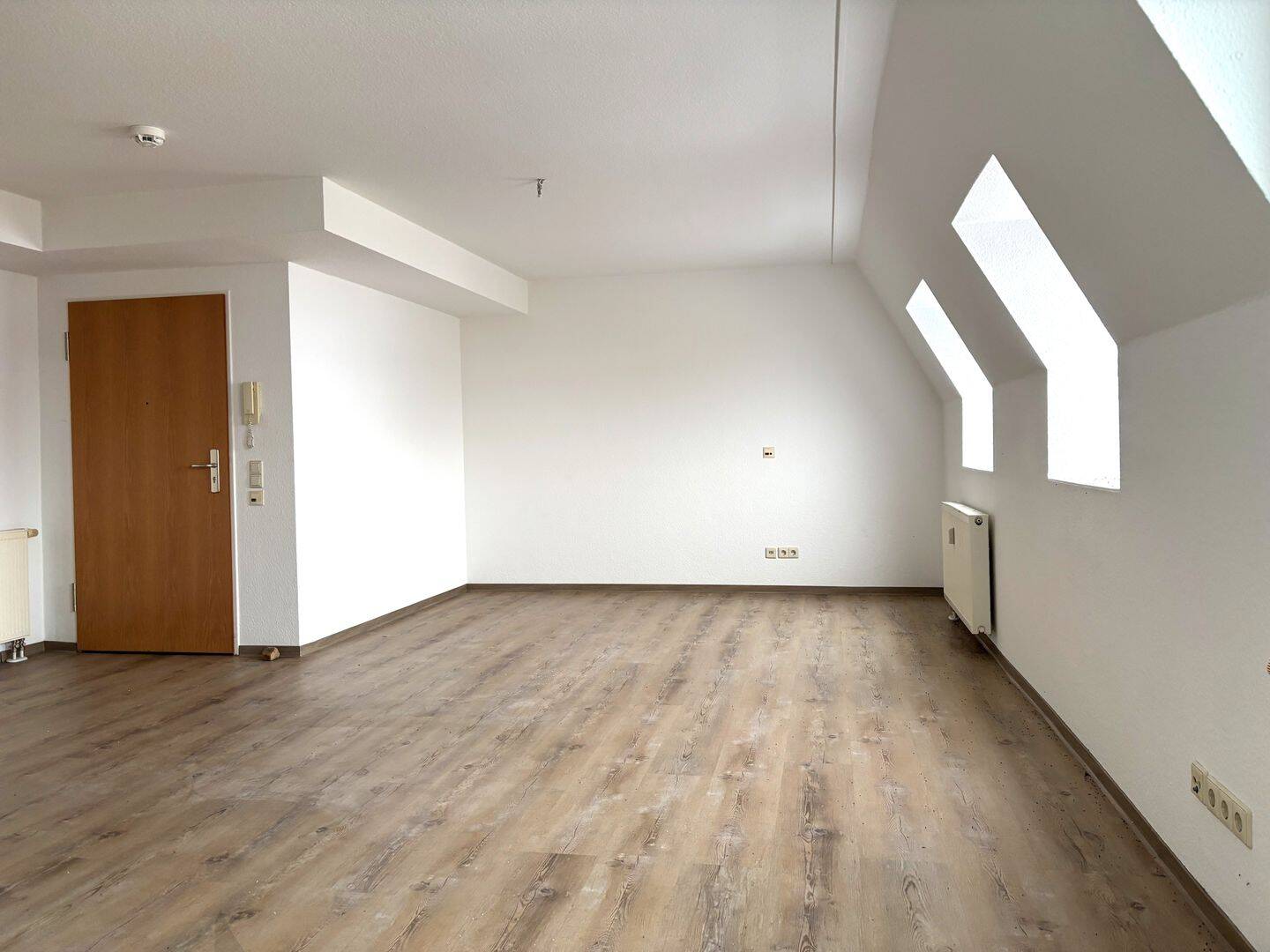 FÜR SENIOREN // Charmante 1-Raum-Wohnung in Service-Wohnanlage für Senioren