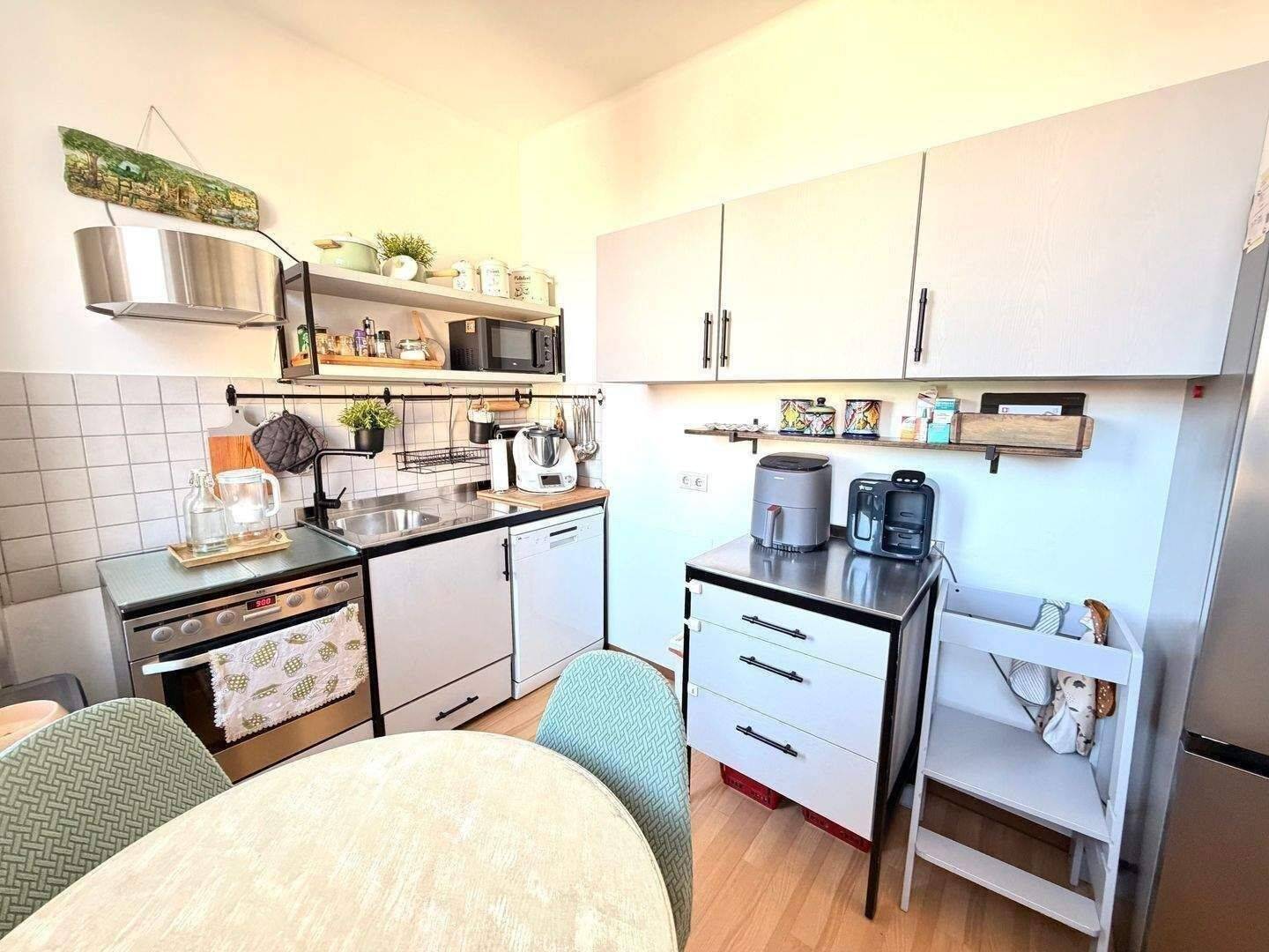lichtdurchflutete 2 Zimmer Wohnung +++ mit Badewanne & Aufzug +++ – Nürnberg – Vorschaubild 6
