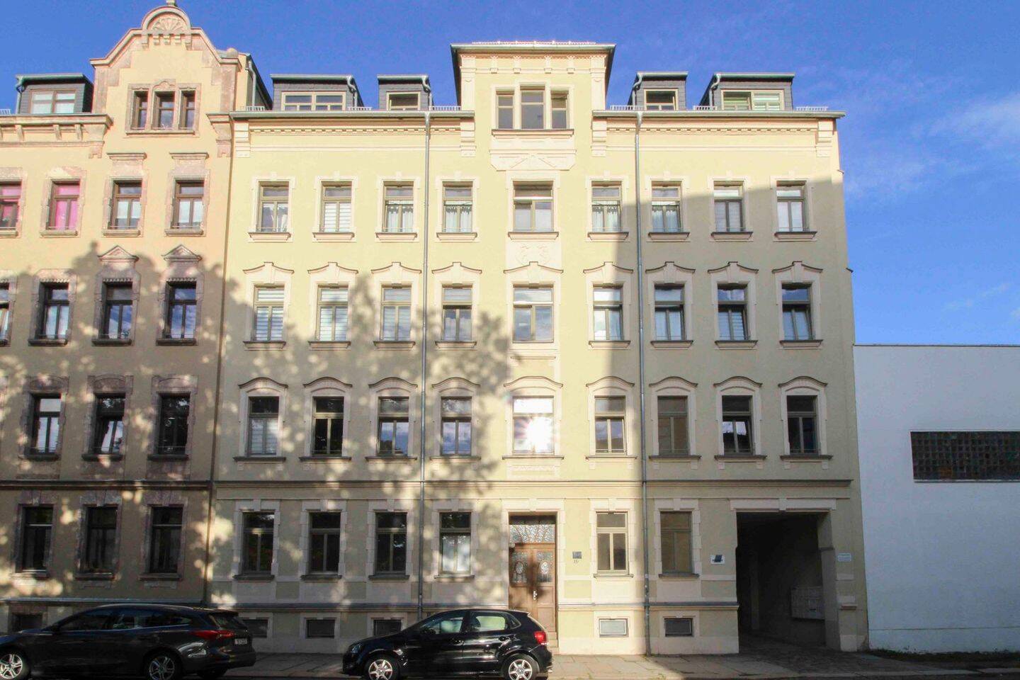 2- Raumwohnung in einem denkmalgeschützten Mehrfamilienhaus in Schlosschemnitz – Chemnitz – Bild 1 von 9