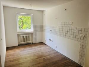 Bezugsfreie 2-Zimmer-Wohnung mit Westbalkon in Erlangen-Sieglitzhof – 91054 Erlangen – Vorschaubild 4