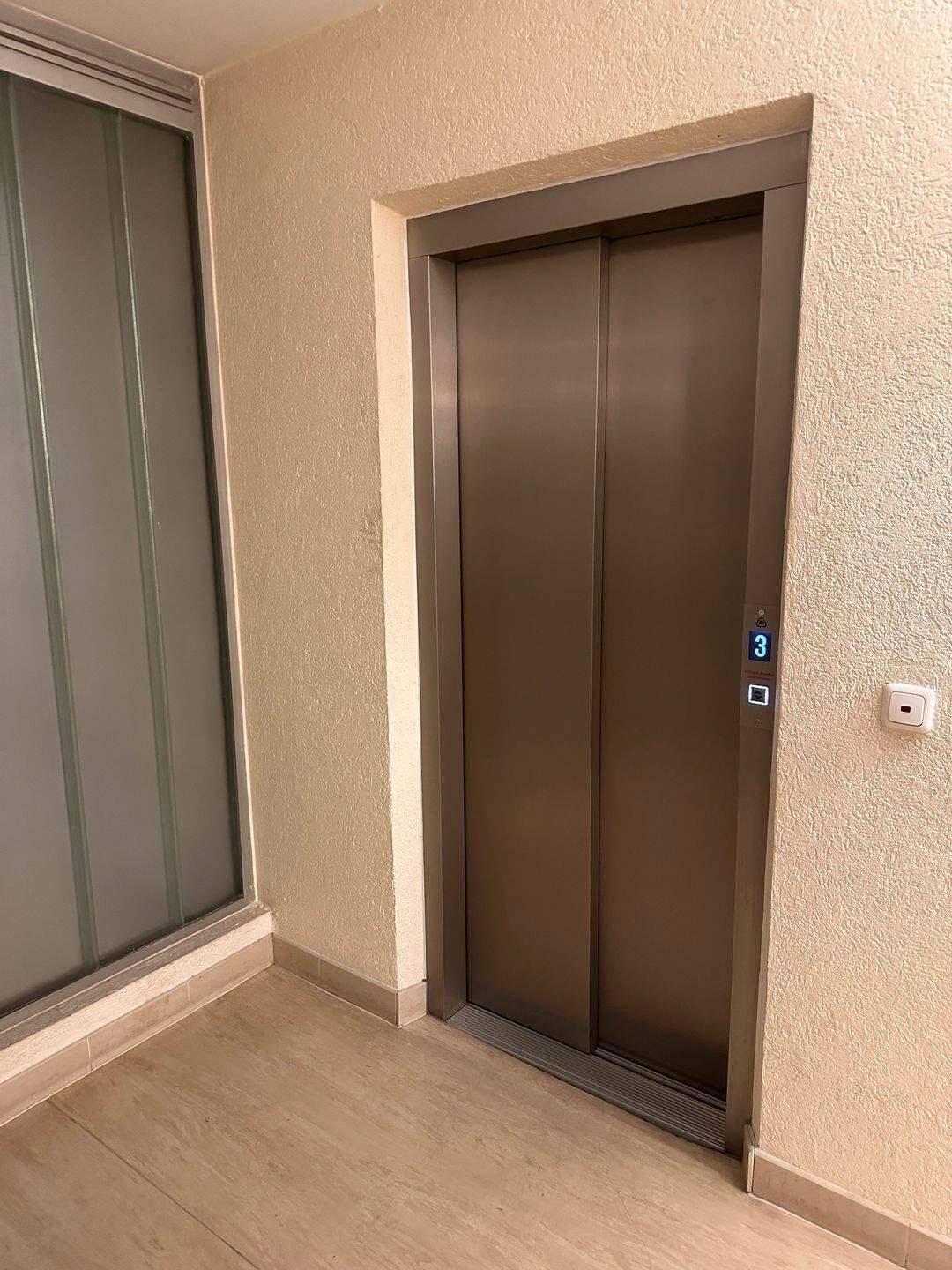 Einraum WHG/Super Terrasse mit seitl. Blick in den Neropark – Wiesbaden – Vorschaubild 3